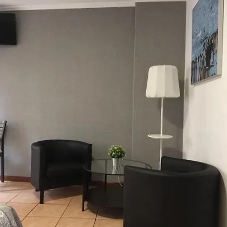 Rua Del Sol Apto. 6 *